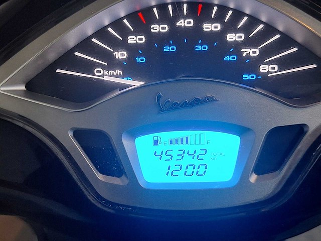 Piaggio vespa primavera 25 km snorscooter 4takt - afbeelding 4 van  7