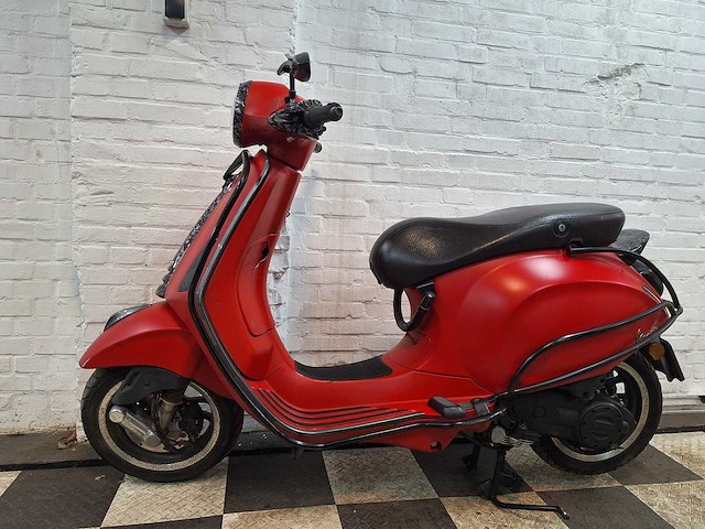 Piaggio vespa primavera 45 km bromscooter 4takt - afbeelding 1 van  7