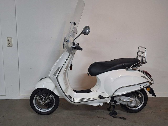 Piaggio vespa primavera 45 km bromscooter 4takt - afbeelding 1 van  7