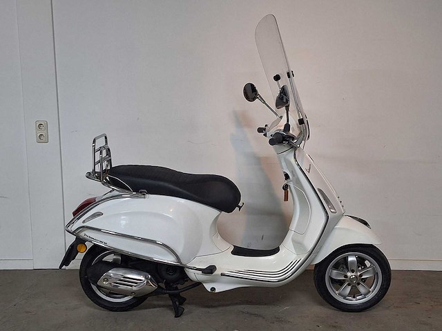 Piaggio vespa primavera 45 km bromscooter 4takt - afbeelding 5 van  7