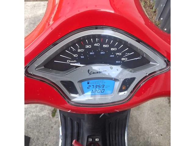 Piaggio vespa primavera motorcycle - afbeelding 7 van  8