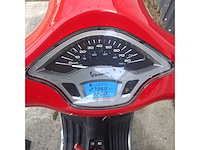Piaggio vespa primavera motorcycle - afbeelding 7 van  8