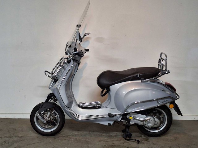 Piaggio vespa primavera touring 45 km bromscooter 4takt - afbeelding 1 van  7
