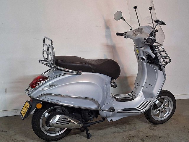 Piaggio vespa primavera touring 45 km bromscooter 4takt - afbeelding 7 van  7