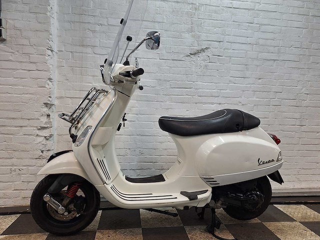 Piaggio vespa s 45 km bromscooter 4takt - afbeelding 1 van  7