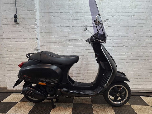 Piaggio vespa s 45 km bromscooter 4takt - afbeelding 5 van  7