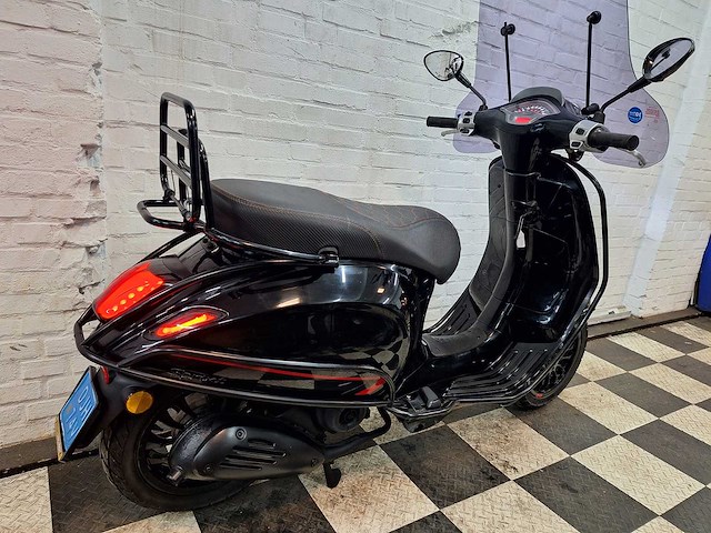 Piaggio vespa sprint 25 km snorscooter 4takt - afbeelding 5 van  7