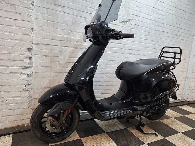Piaggio vespa sprint 45 km bromscooter 4takt - afbeelding 2 van  7