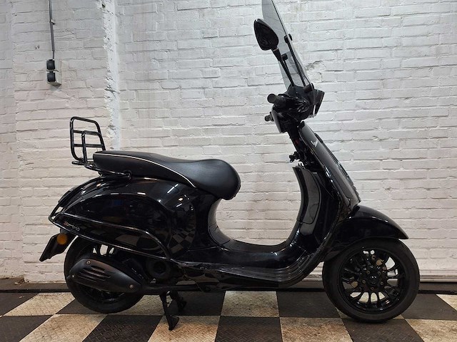 Piaggio vespa sprint 45 km bromscooter 4takt - afbeelding 6 van  7