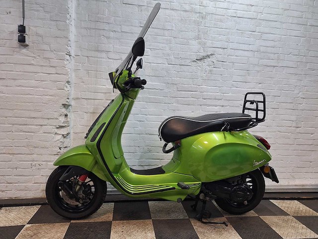 Piaggio vespa sprint 45 km bromscooter 4takt - afbeelding 1 van  7