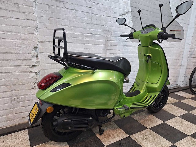 Piaggio vespa sprint 45 km bromscooter 4takt - afbeelding 5 van  7