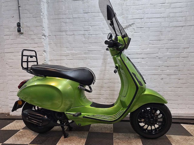 Piaggio vespa sprint 45 km bromscooter 4takt - afbeelding 6 van  7