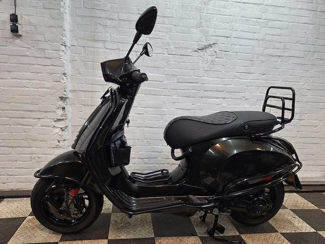 Piaggio vespa sprint 45 km bromscooter 4takt - afbeelding 1 van  7