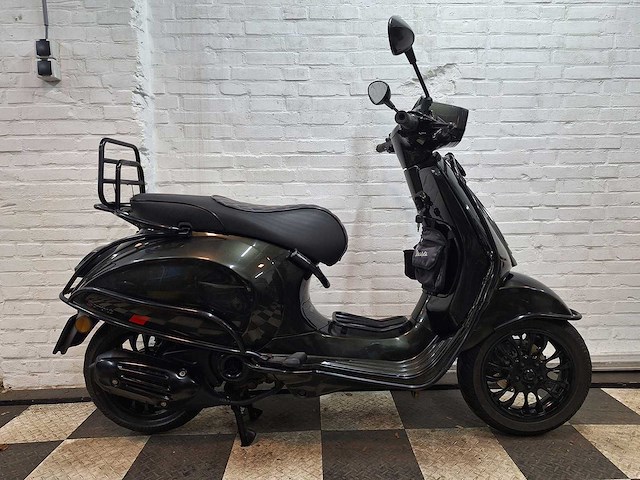Piaggio vespa sprint 45 km bromscooter 4takt - afbeelding 6 van  7
