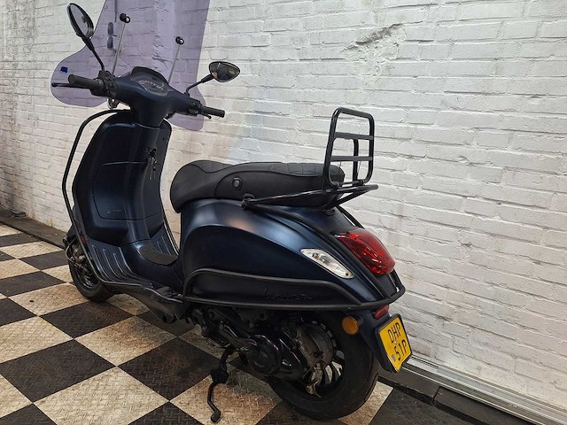 Piaggio vespa sprint 45 km bromscooter 4takt - afbeelding 3 van  7