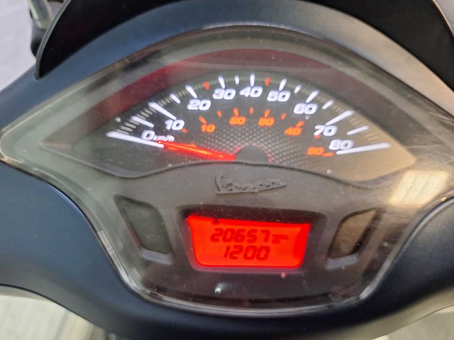 Piaggio vespa sprint 45 km bromscooter 4takt - afbeelding 4 van  7