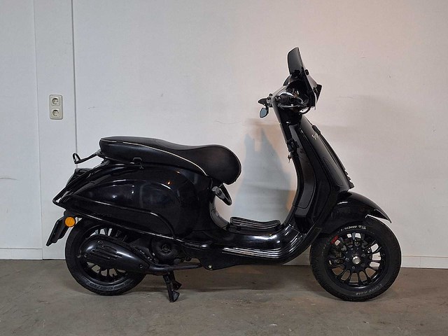 Piaggio vespa sprint 45 km bromscooter 4takt - afbeelding 2 van  2