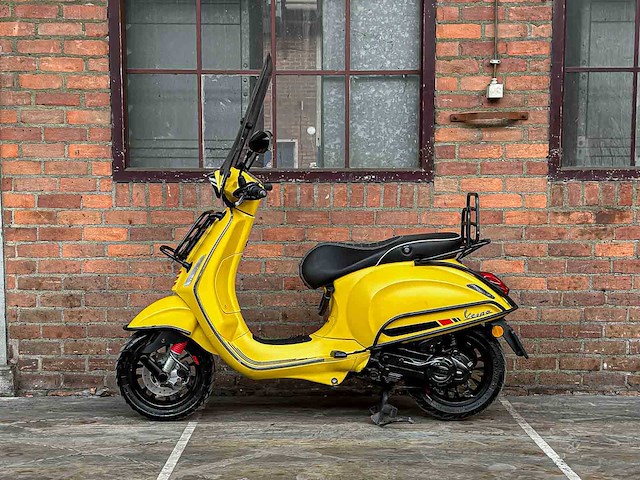 Piaggio vespa sprint 4t -custom- 2017, dkv-91-v scooter - afbeelding 14 van  28