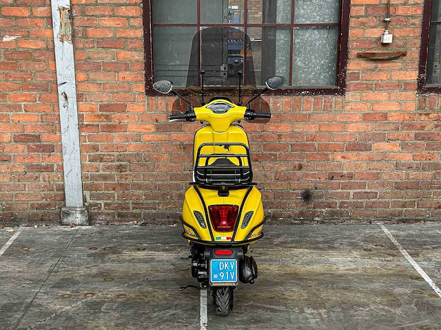 Piaggio vespa sprint 4t -custom- 2017, dkv-91-v scooter - afbeelding 9 van  28