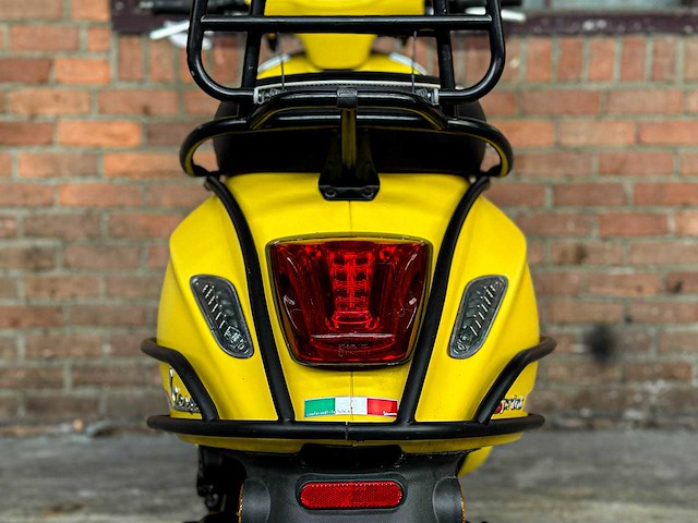 Piaggio vespa sprint 4t -custom- 2017, dkv-91-v scooter - afbeelding 10 van  28