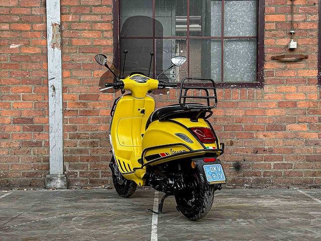 Piaggio vespa sprint 4t -custom- 2017, dkv-91-v scooter - afbeelding 11 van  28