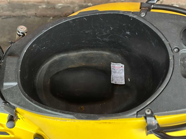 Piaggio vespa sprint 4t -custom- 2017, dkv-91-v scooter - afbeelding 19 van  28