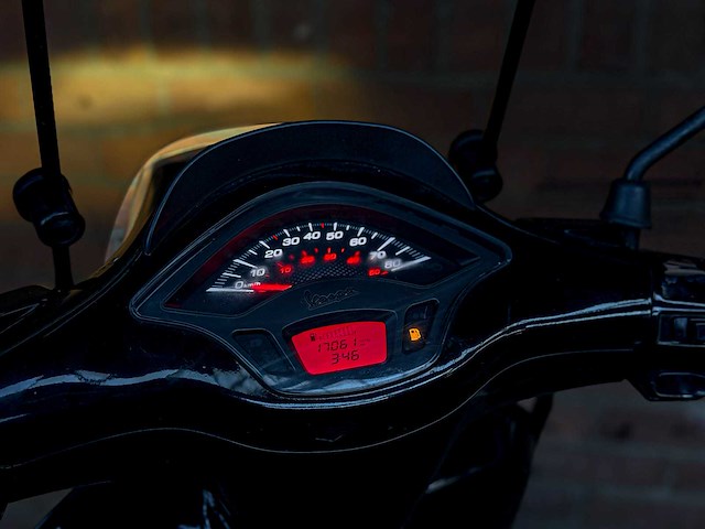 Piaggio vespa sprint 4t 2015, ddg-75-v scooter - afbeelding 13 van  19