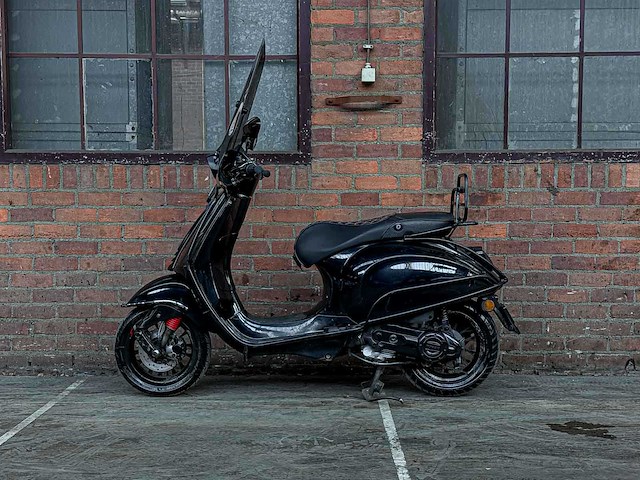 Piaggio vespa sprint 4t 2015, ddg-75-v scooter - afbeelding 1 van  2