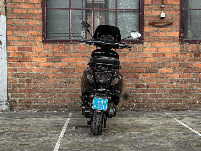 Piaggio vespa sprint 4t custom 2014, f-443-vl scooter - afbeelding 2 van  17