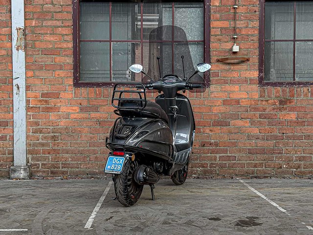 Piaggio vespa sprint 4t (custom) 2016, dgx-82-b scooter - afbeelding 2 van  25