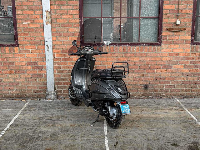 Piaggio vespa sprint 4t (custom) 2016, dgx-82-b scooter - afbeelding 5 van  25