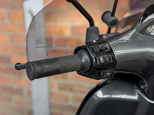 Piaggio vespa sprint 4t (custom) 2016, dgx-82-b scooter - afbeelding 9 van  25