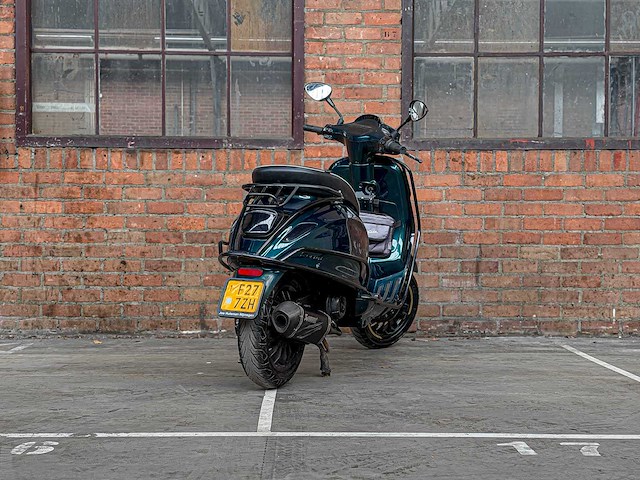 Piaggio vespa sprint 4t sport 80cc (custom) -akrapovic- 2014 scooter, f-277-zh - afbeelding 3 van  24