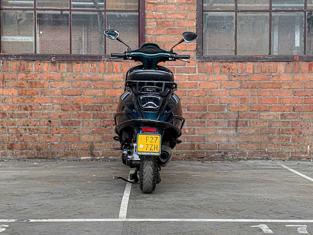 Piaggio vespa sprint 4t sport 80cc (custom) -akrapovic- 2014 scooter, f-277-zh - afbeelding 5 van  24