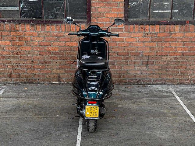 Piaggio vespa sprint 4t sport 80cc (custom) -akrapovic- 2014 scooter, f-277-zh - afbeelding 6 van  24