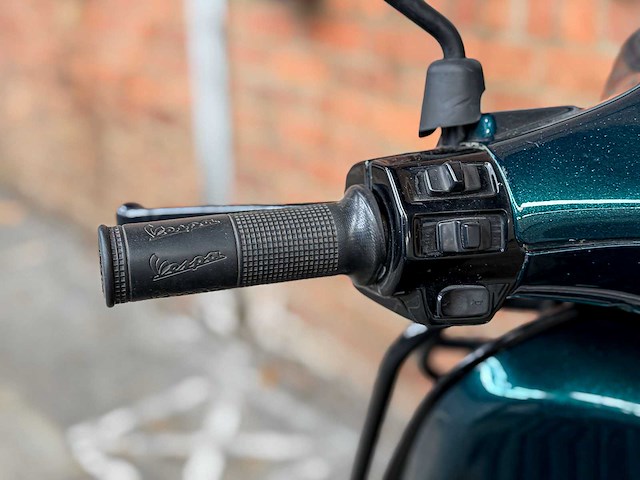 Piaggio vespa sprint 4t sport 80cc (custom) -akrapovic- 2014 scooter, f-277-zh - afbeelding 11 van  24