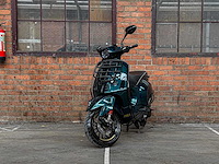Piaggio vespa sprint 4t sport 80cc (custom) -akrapovic- 2014 scooter, f-277-zh - afbeelding 1 van  24