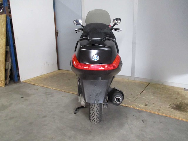 Piaggio x evo 125 - motorscooter - motorcycle - afbeelding 10 van  11