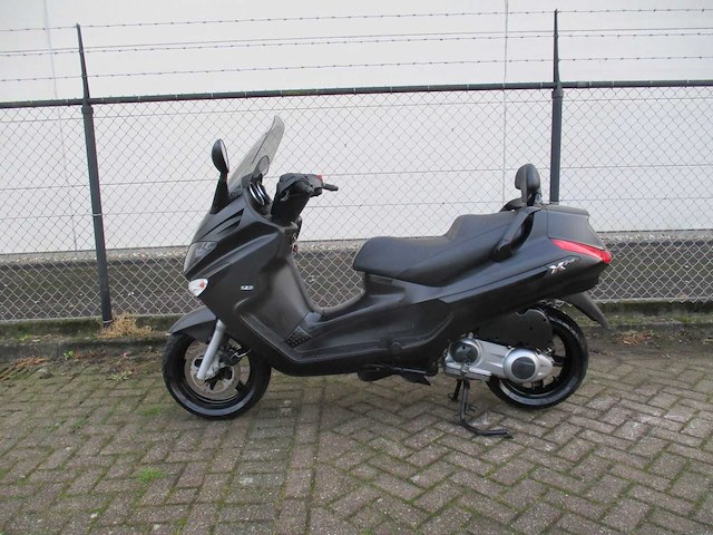 Piaggio x evo 125 - motorscooter - motorfiets - afbeelding 1 van  11