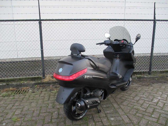 Piaggio x evo 125 - motorscooter - motorfiets - afbeelding 9 van  11