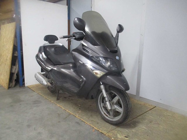 Piaggio x evo 125 alleen voor onderdelen! - motorscooter - motorcycle - afbeelding 9 van  11