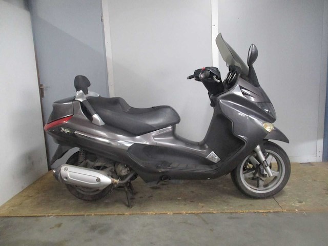 Piaggio x evo 125 alleen voor onderdelen! - motorscooter - motorcycle - afbeelding 3 van  11