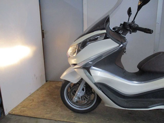 Piaggio x10 - motorscooter - abs/asr 500 cc - motorcycle - afbeelding 9 van  15