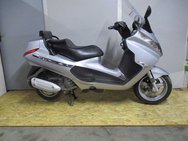 Piaggio x8 - motorscooter - 250ie - motorfiets - afbeelding 8 van  11
