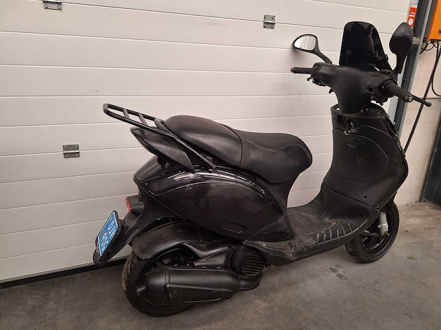Piaggio zip 25 km snorscooter 125cc motor 2takt - afbeelding 5 van  7