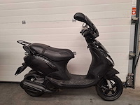 Piaggio zip 25 km snorscooter 125cc motor 2takt - afbeelding 6 van  7