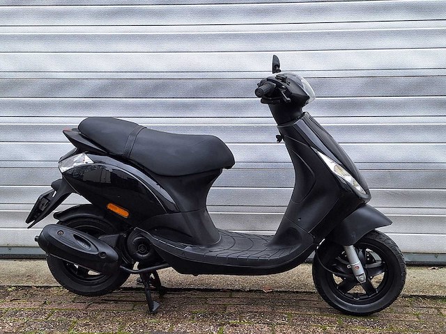 Piaggio zip 25 km snorscooter 4takt - afbeelding 6 van  8