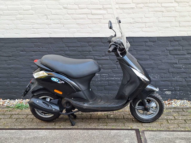 Piaggio zip 25km snorscooter 4-takt - afbeelding 4 van  7