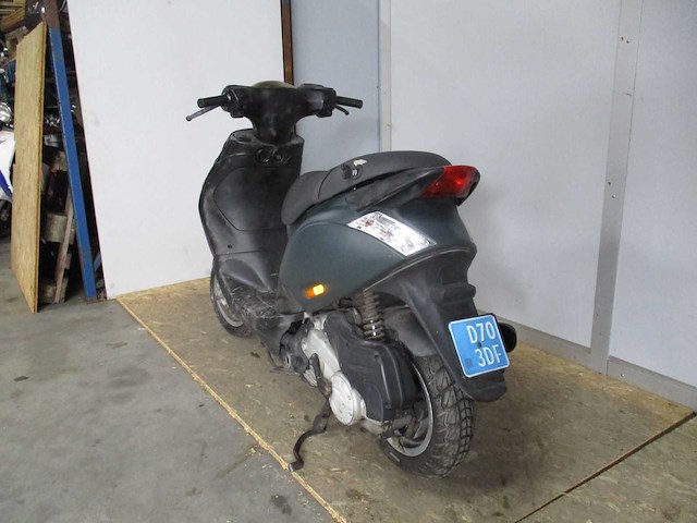Piaggio zip 4 t alleen voor onderdelen! - snorscooter - scooter - afbeelding 2 van  11
