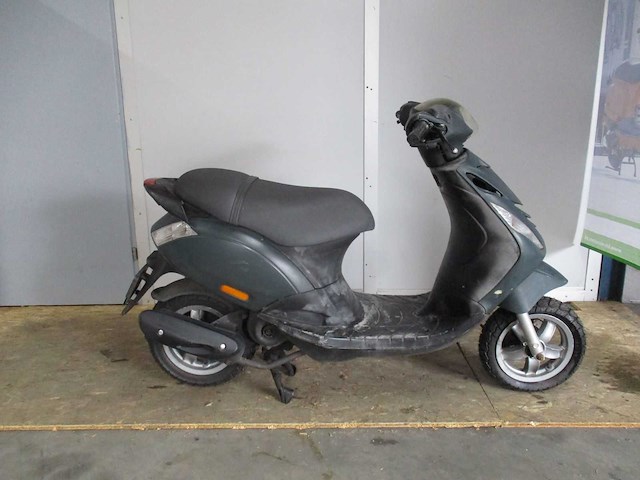 Piaggio zip 4 t alleen voor onderdelen! - snorscooter - scooter - afbeelding 8 van  11
